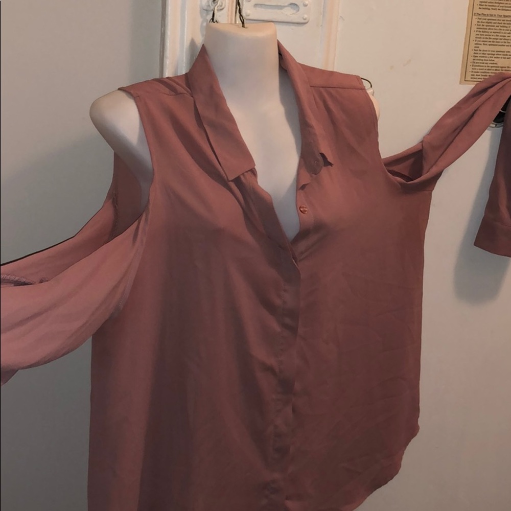 Forever 21 Mauve Cold Shoulder Button Down